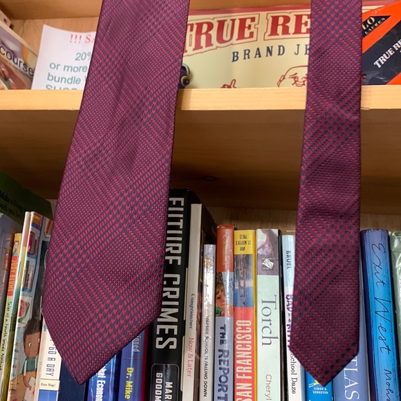 GIACOMO DE SENESE Milano-men’s red/blue design hand made silk tie - Picture 5 of 9